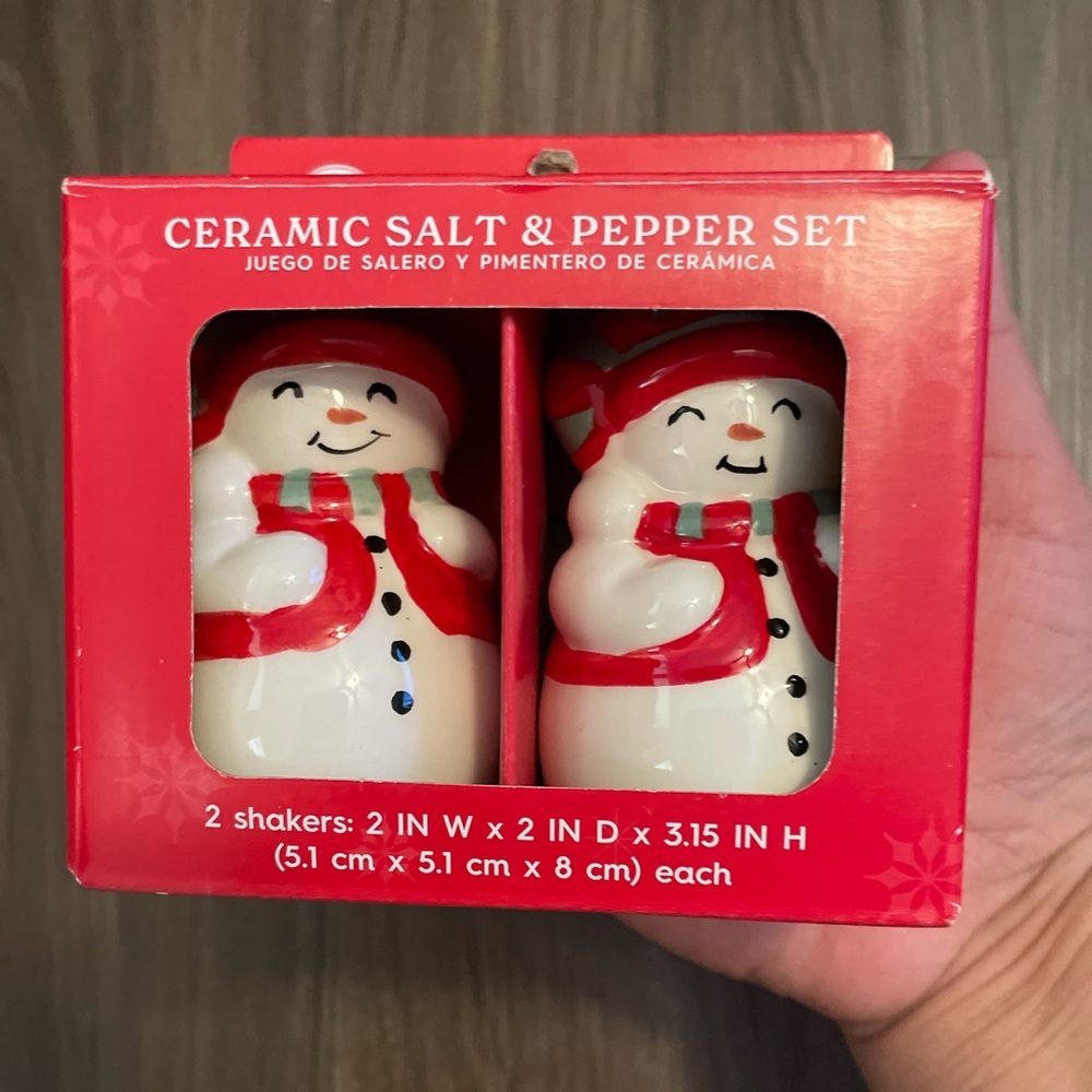 Ceramic Snowman Salt & Pepper Shaker Set